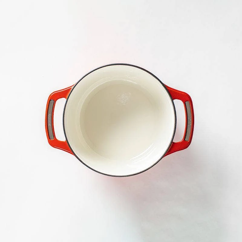 Lodge USA Enamel Dutch Oven, 4.5 Quart 6 Lodge USA Enamel Dutch Oven, 4.5 Quart - Image 4