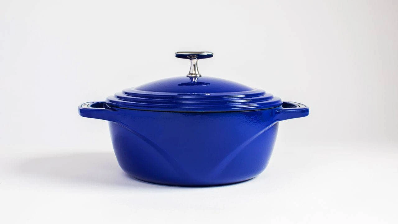Lodge USA Enamel Dutch Oven, 4.5 Quart 4 Lodge USA Enamel Dutch Oven, 4.5 Quart - Image 2